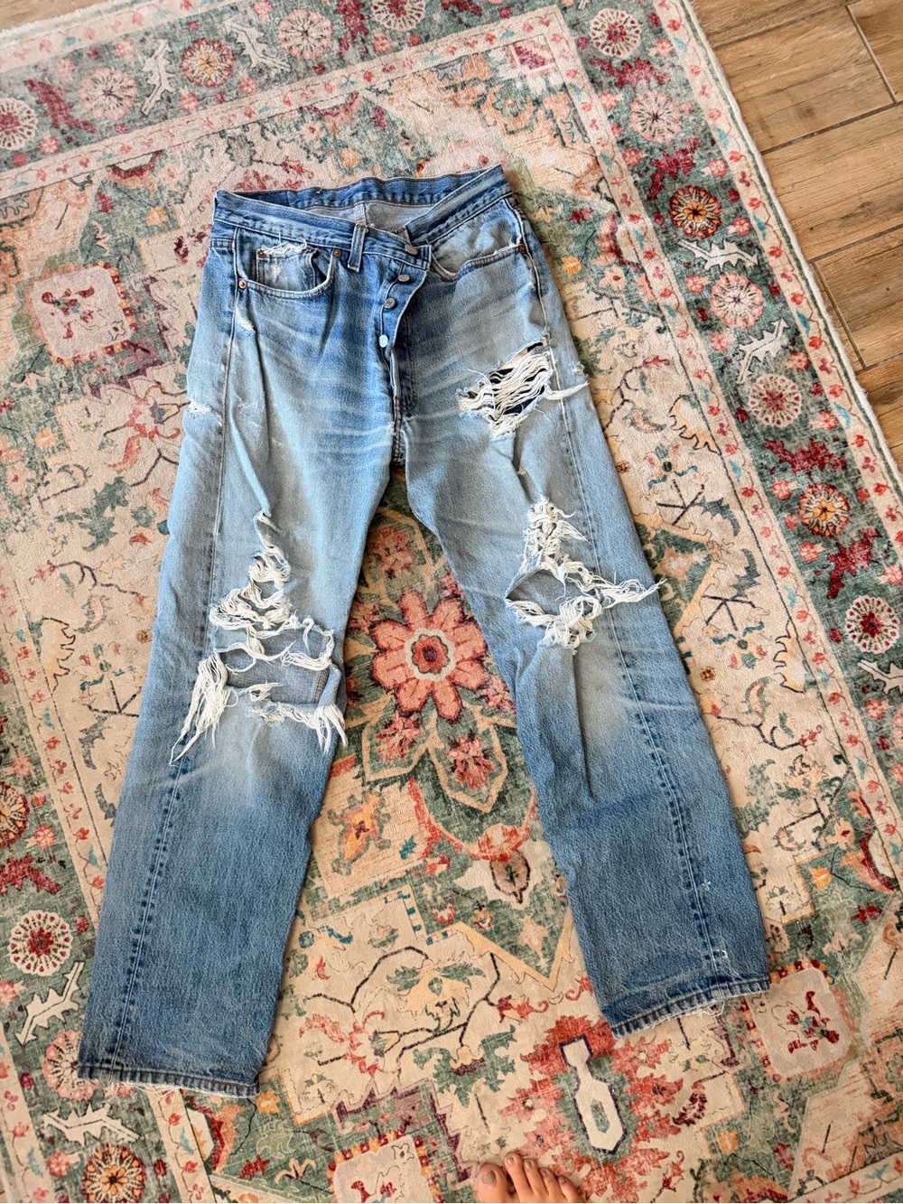 Levi's Light Blue Distressed Straight-Leg Jeans Vintage and gorgeous